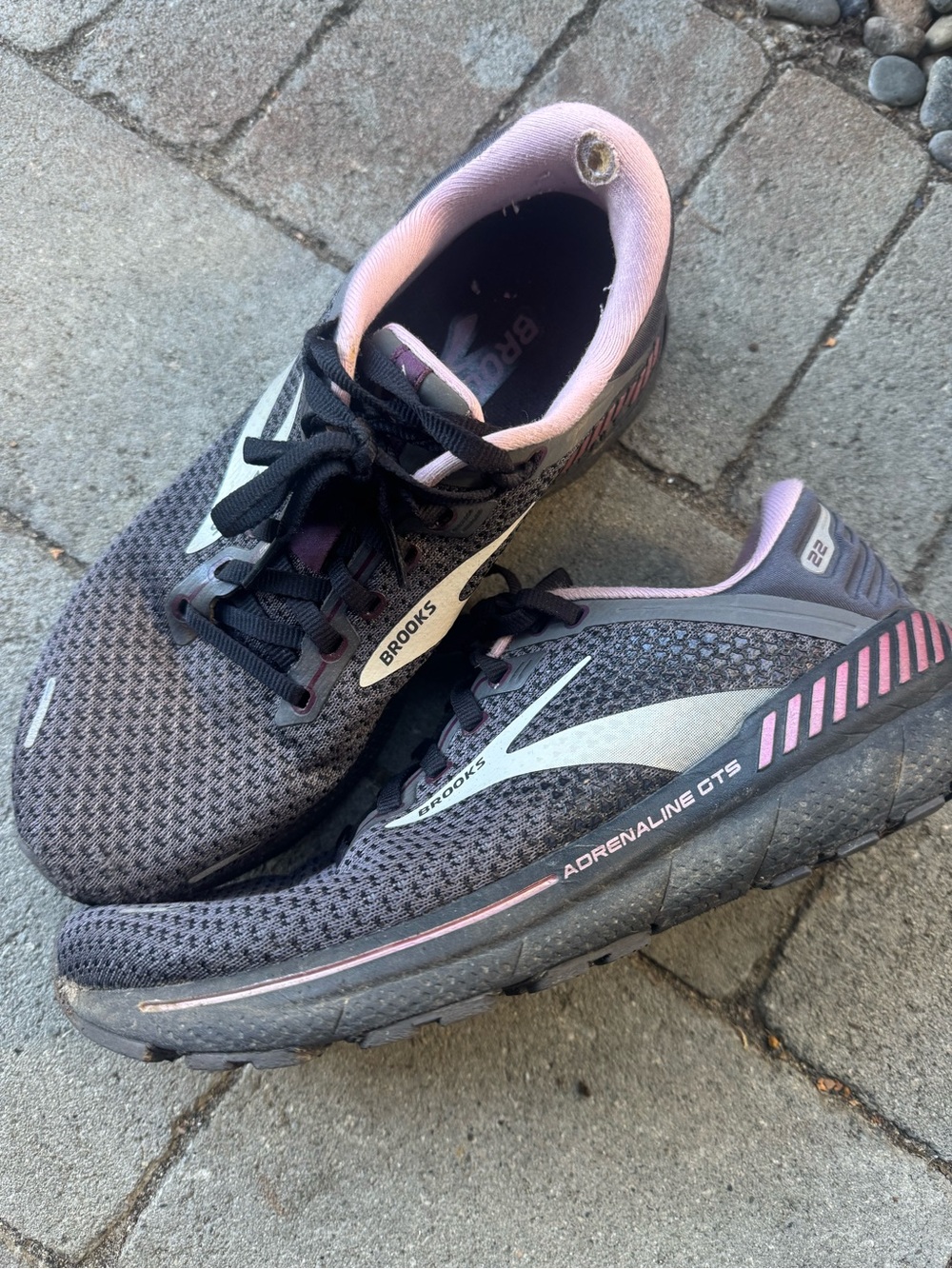 Brooks Women's Adrenaline GTS 22 Running Shoes in Gray and Pink